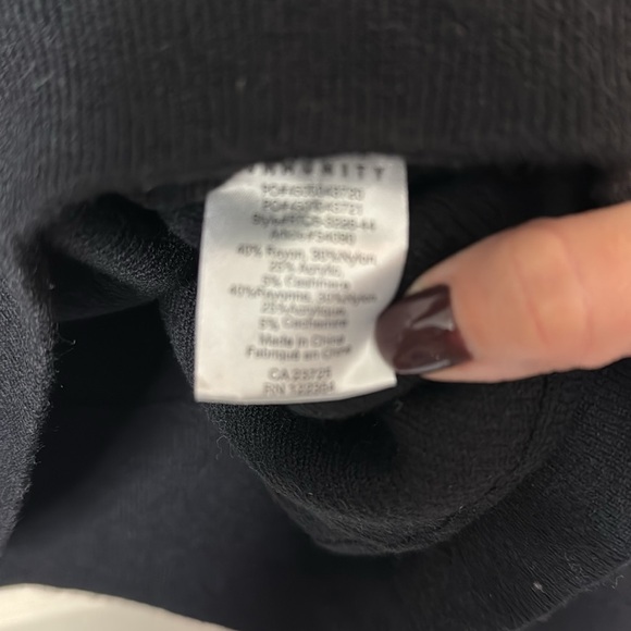 Community oversized ribbed sweater in black - Picture 6 of 6